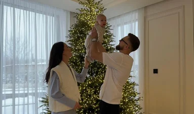 Праздник приближается: украинские звезды показали, как украсили елки к Рождеству