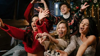 Омаргалиева, Огневич, Позитив, Тринчер объединились в праздничном клипе "Святий Миколай"