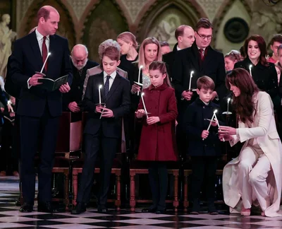 Какие взрослые: дети Кейт Миддлтон и принца Уильяма тронули серьезностью на концерте - фото 586769