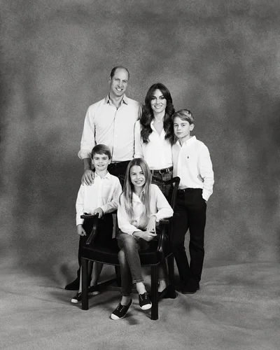 Різдвяна листівка принца Вільяма і принцеси Кейт з дітьми - фото 586816