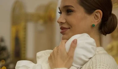 Саша Бо крестила дочь – трогательные фото таинства