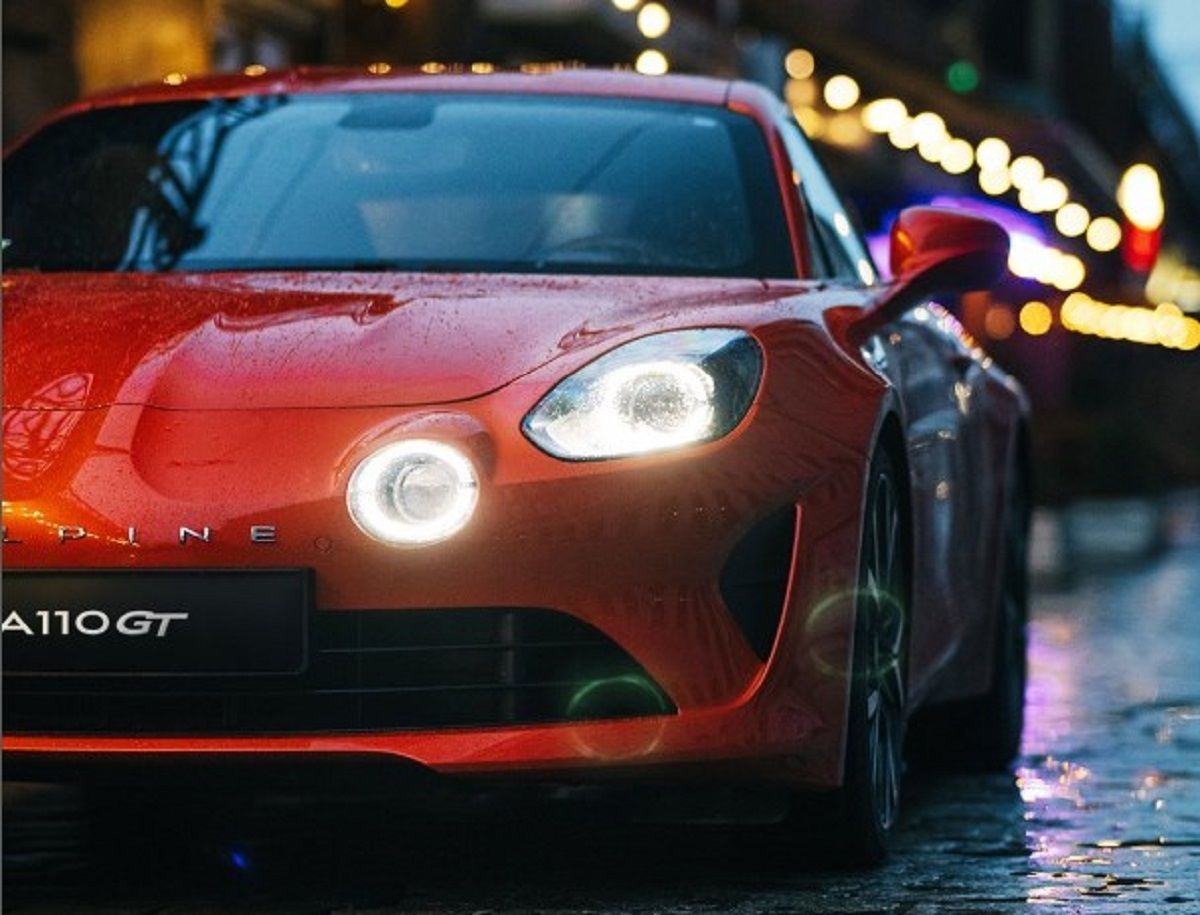 Alpine A110R стал сенсацією у світі спорткарів - 587453 Alpine A110R стал сенсацією у світі спорткарів - фото 587453