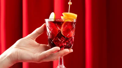 Суперсмачний винний коктейль "Кармен", від якого всі друзі будуть у захваті