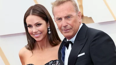 "Гірко бачити", – колишня дружина Кевіна Костнера відреагувала на його новий роман