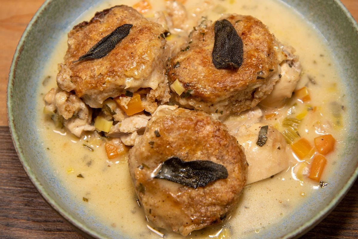 Куриный коблер готовят в горшках - 587795 Куриный коблер готовят в горшках - фото 587795