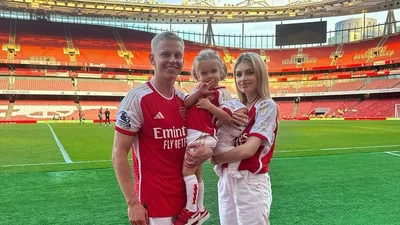 Сильно любим, - Влада Зинченко с дочками мило поздравила мужа с днем рождения