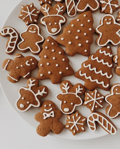 Как из Instagram: 4 стильных варианта декора рождественского печенья - фото 588143