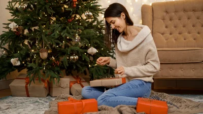 Зеленая новогодняя красавица: как сохранить живую елку свежей до последней веточки