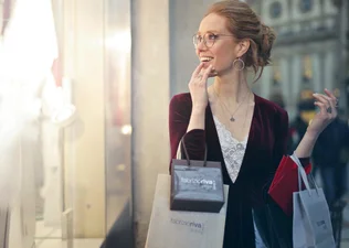 Импульсивный шоппинг: вот почему не стоит снимать стресс покупками
