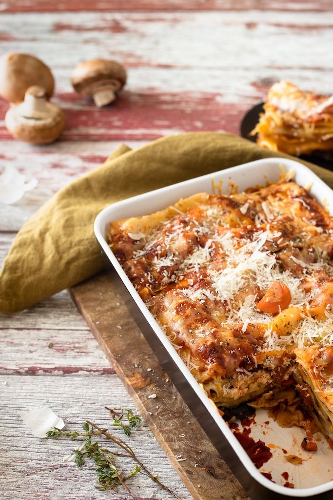 Лазанка с грибами — неожиданный рецепт на Новый год, который очарует вкусом - фото 589755