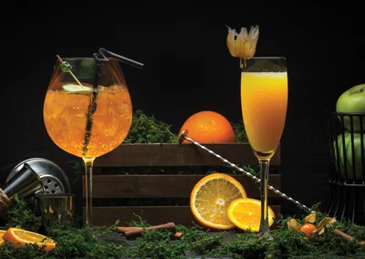 Добавь жизни немного пузырьков: 3 рецепта новогодних коктейлей с шампанским - фото 590094
