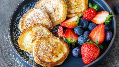 Цікавий рецепт сирників — смакота, якої ніколи не забагато