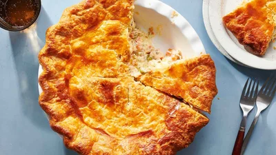 Что приготовить из остатков курицы: мясной пирог с хрустящей корочкой