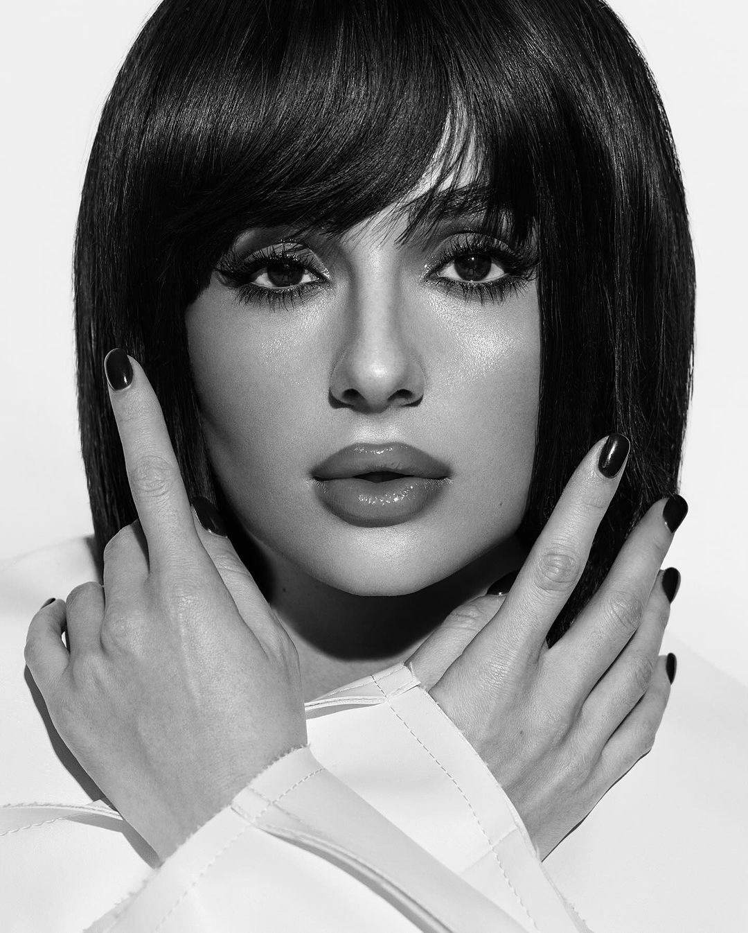 Анна Трінчер в плащі на голе тіло здивувала перевтіленням у зухвалій фотосесії - 590757 Анна Трінчер в плащі на голе тіло здивувала перевтіленням у зухвалій фотосесії - фото 590757