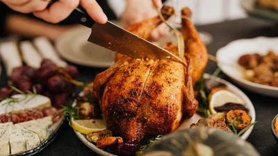 Никогда так не делай: почему не стоит мыть курицу перед приготовлением