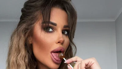 Обережно, гаряче: пікантні фото соковитої нової дівчини Мурата Налчаджиоглу