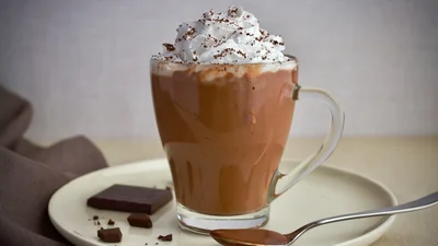 Гарячий шоколад на рослинному молоці – напій, від якого у захваті вегани