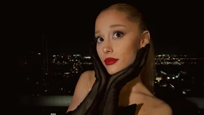 Аріана Гранде відповіла на хейт своїх нових стосунків у пісні "yes, and?"