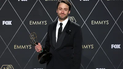 "Еммі" 2023: Кіран Калкін зробив щемливу пропозицію дружині зі сцени