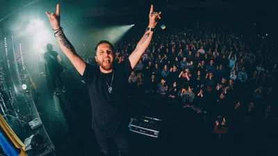 БЕЗ ОБМЕЖЕНЬ святкують 25 років: ексклюзивні архівні кадри гурту