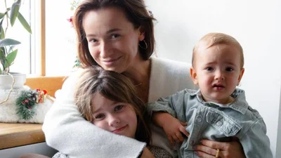 Настя Коротка зворушила родинною фотосесією, яку зробила під час поїздки до України