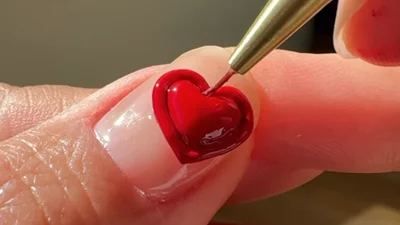 На День Валентина и не только: маникюр с сердечком, который хочется попробовать