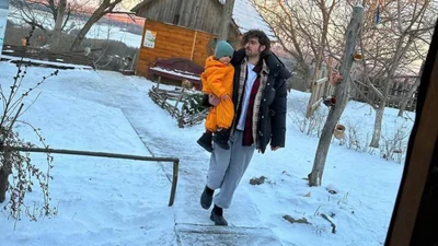 Суцільна милота: Дантес показав, як вчить говорити сина Даші Кацуріної