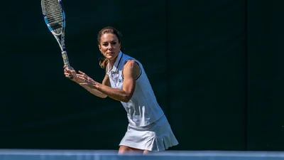 Ким Кардашян занималась футболом, Кейт Миддлтон обожает теннис: любимые виды спорта звезд