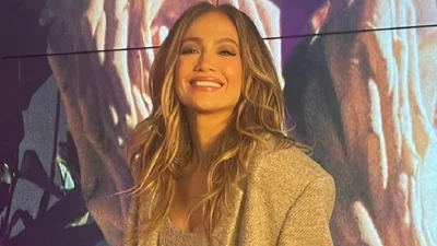 Дженнифер Лопес показала трендовый оттенок нижнего белья: подойдет ко Дню влюбленных