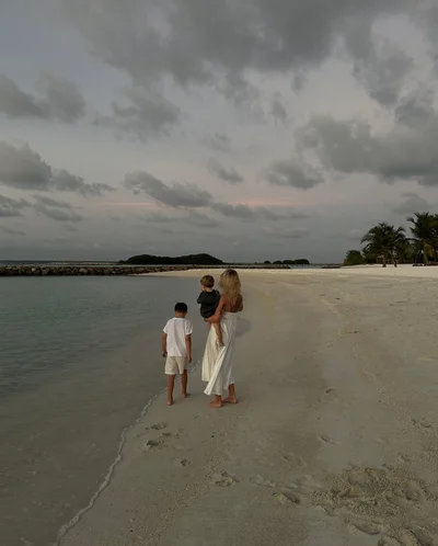 Острівні канікули зіркових подружок: як блогерки Френдій і Пренткович тусять на Мальдівах - фото 593666