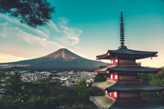 Японія обмежує відвідування гори Фудзі та вводить плату: що стало причиною нововведення