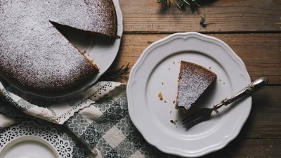 Пирог из трех ингредиентов – как приготовить идеальный десерт за полчаса