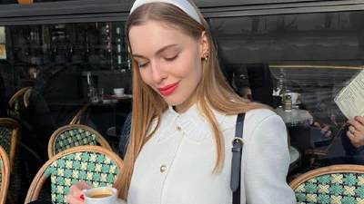 Знову в моді: як стильно носити повʼязку на голові вже цієї весни