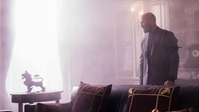 Можна дивитись онлайн: "Бджоляр" зі Стейтемом опублікували в мережі