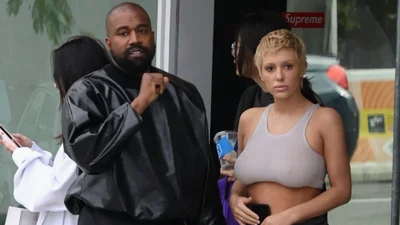 Ни стыда, ни совести: Канье Уэст показал, как голая Бьянка готовит ему завтрак - фото