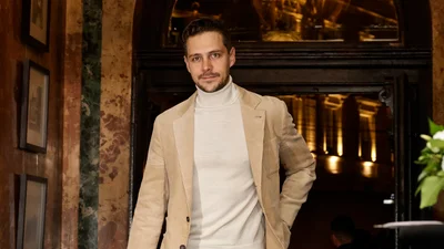 Продолжение скандала с "Белым лотосом": HBO разрывает контракт с актером Милошем Быковичем