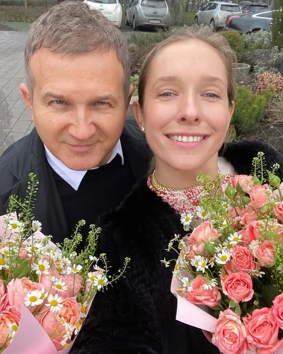 Юрий Горбунов поделился милыми фото по случаю 7-й годовщины брака с Катей Осадчей - фото 595693