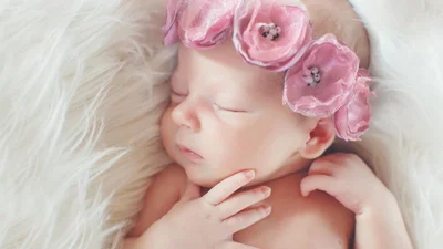 Поздравления с рождением девочки: самые теплые слова для семьи, в которой появилась дочь