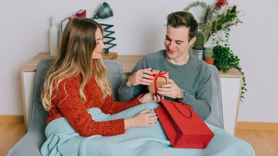 6 найкращих подарунків для нього на День святого Валентина в останню мить