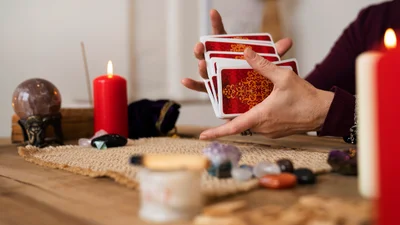 Китайський Новий рік 2024 — ворожіння, щоб визначити своє майбутнє