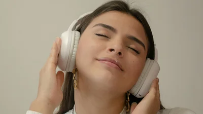 Романтические песни на День святого Валентина для каждого зодиака знака