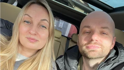 Який вигляд мали ведучі радіо Люкс ФМ у свій перший робочий день