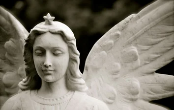 День ангела Мар’яни і Маріанни - чудові привітання у віршах і картинках