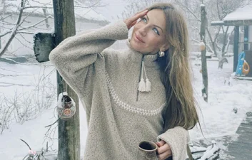 Харизматичная с юности: Леся Никитюк поделилась фото из выпускного альбома