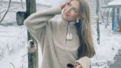 Харизматична з юності: Леся Нікітюк поділилася фото із випускного альбому