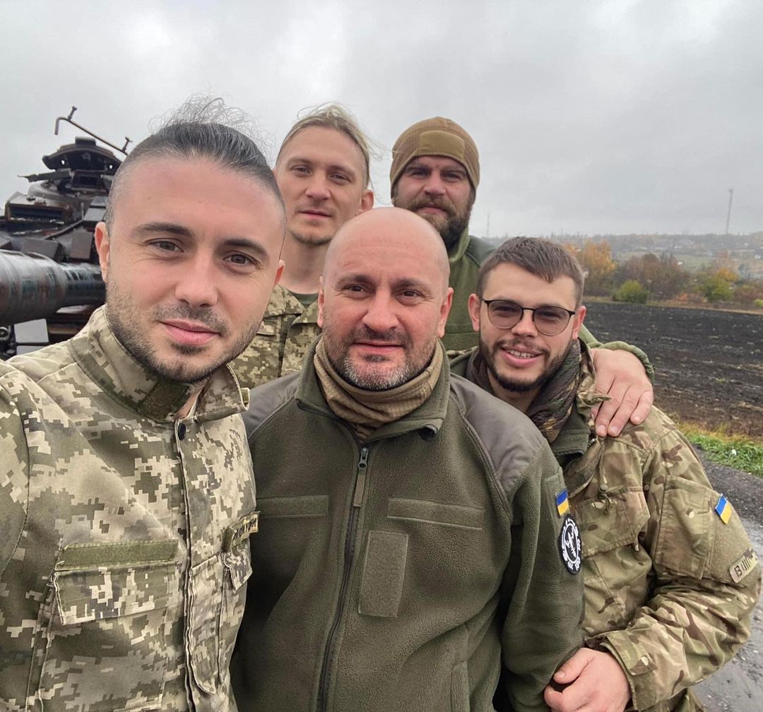 Тарас Тополя высказался о роли артистов в войне и своем опыте военного - фото 599178
