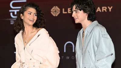 Как близнецы: Зендея и Тимоти Шаламе вышли на красную дорожку в одинаковых комбинезонах