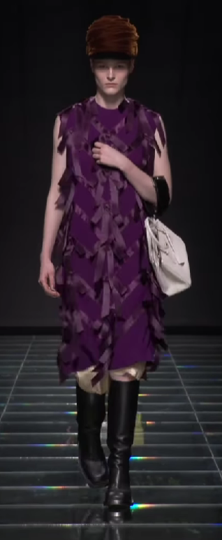 Взгляд в будущее: коллекция осень-зима 2024/2025 от Prada - фото 599566