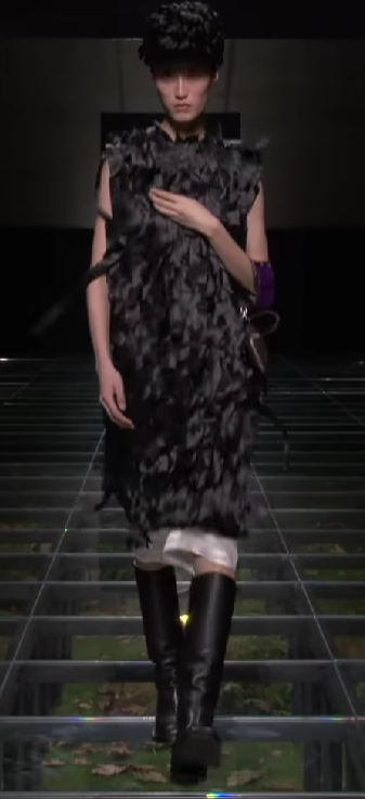 Взгляд в будущее: коллекция осень-зима 2024/2025 от Prada - фото 599572