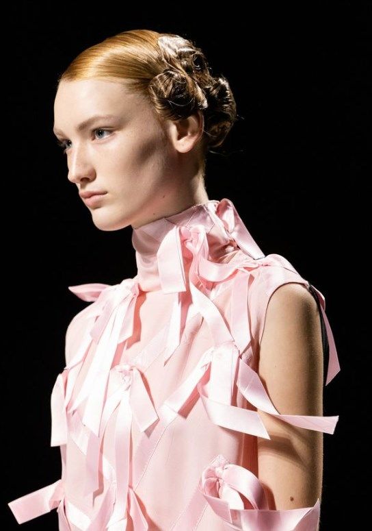 Взгляд в будущее: коллекция осень-зима 2024/2025 от Prada - фото 599574